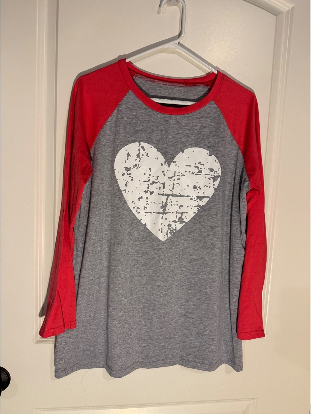 Women's Long Sleeve Raglan Shirt with Heart Print